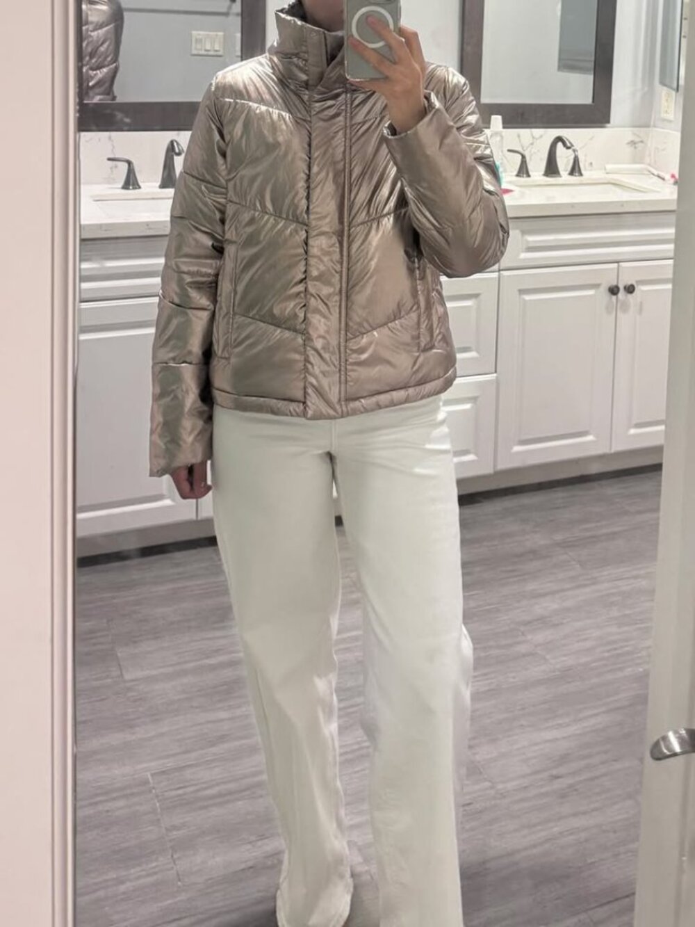 Abercrombie & Fitch Women’s Metallic Puffer Jacketm, White/Cream